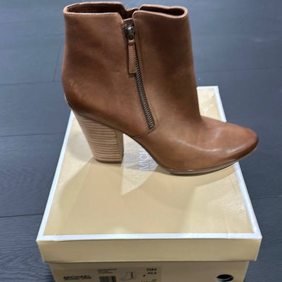 Michael Kors Women's Brown Ankle Boots - Picture 1 of 3